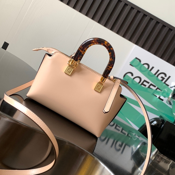 スーパーコピーブランドバッグ側面デザイン